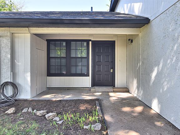 3rd image of 4902 S Hickory Ave
