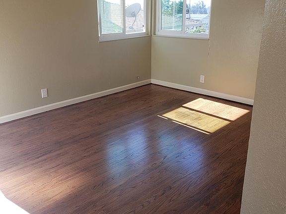 5th image of 7942 Ney Ave