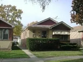 110 Granville Ave photo 1