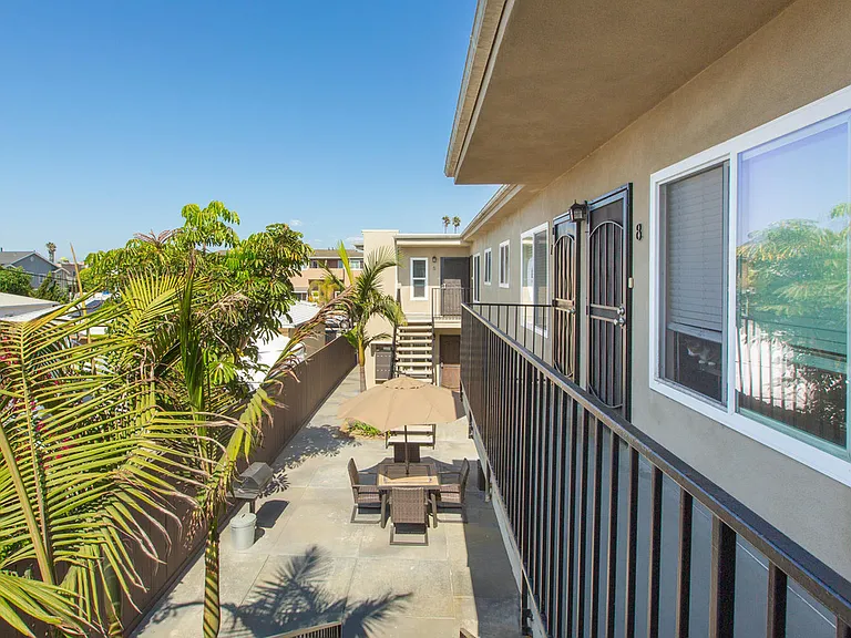 5077 Cape May Avenue San Diego, CA 92107-Oceanwalk Apartment Homes Exterior Building