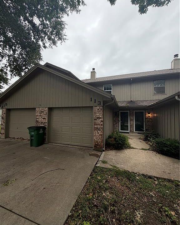 1st image of 113 NE Greystone Dr