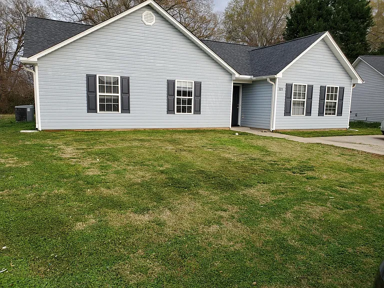 221 Cornerstone Ct — Photo 1