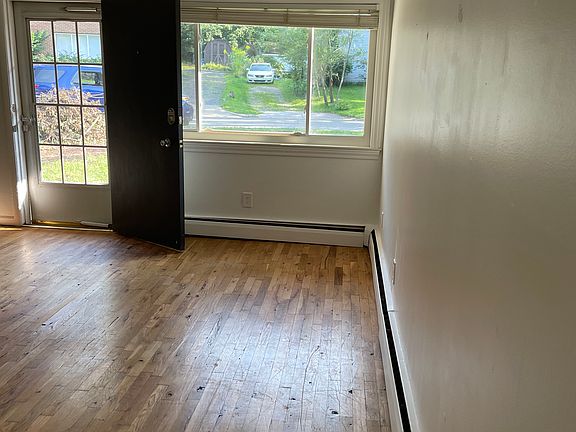 3rd image of 110 Allen Dr Floor 1
