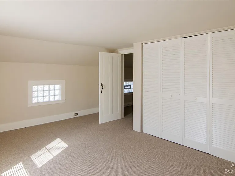 5071 Plymouth Rd — Photo 29