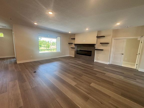 2nd image of 5125 N Dublin Ct