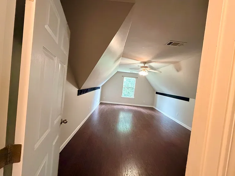 240 Magnolia Garden Ln — Photo 9