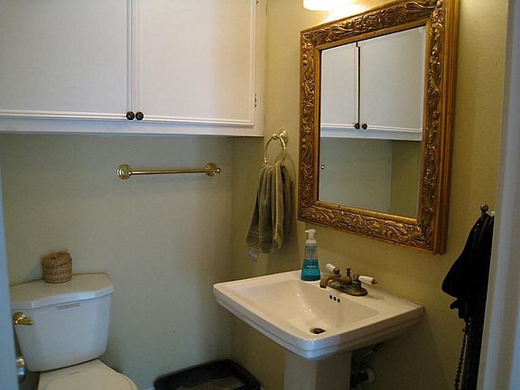 4th image of 2008 Woodhead St #A