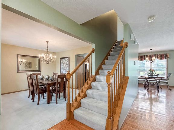 2nd image of 2947 Jamestown Dr