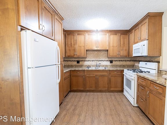 3rd image of 1427 W Parade St APT 10