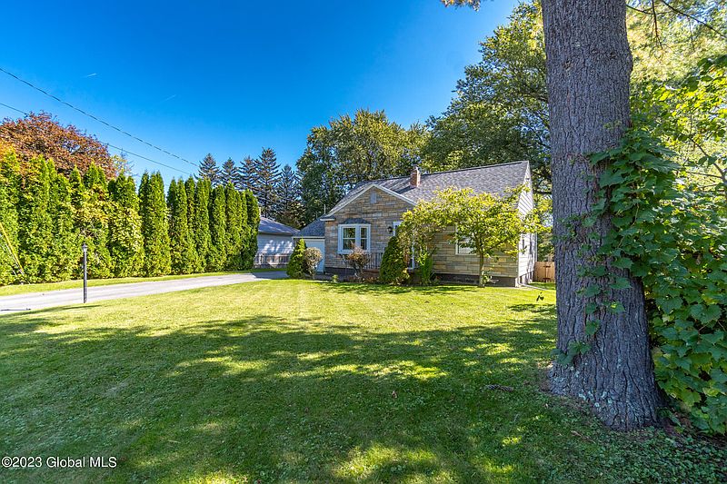 2nd image of 202 SUNNYSIDE Road
