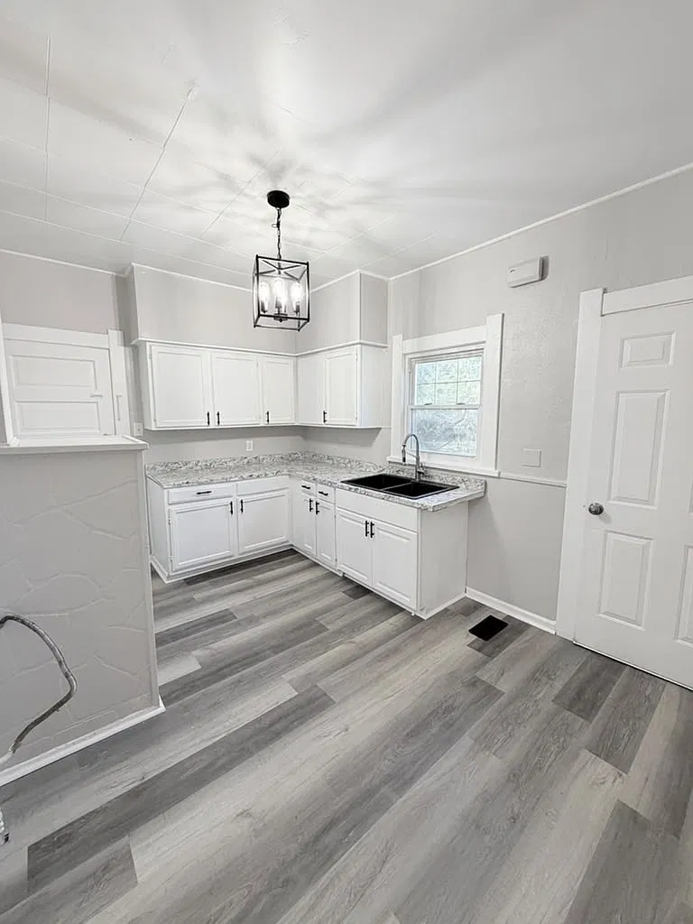 2 bed, 836 sqft, $925 — Photo 3
