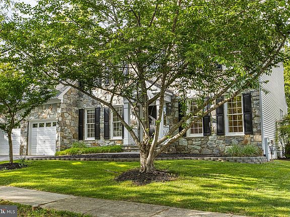 2nd image of 2906 Boyds Cove Dr