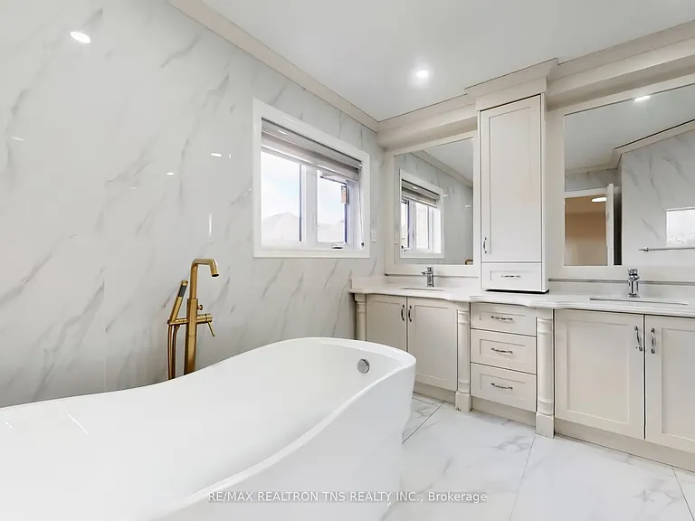 77 Frank Endean Rd — Photo 32
