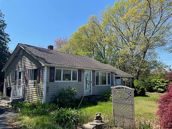 2nd image of 366 Bedford St