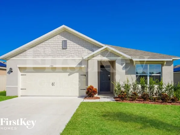 2741 Grand Central Ave, Tavares, FL 32778