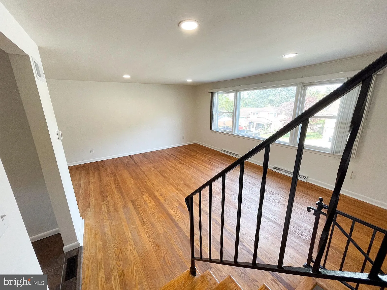 3 bed, 1800 sqft, $2,650 — Photo 3