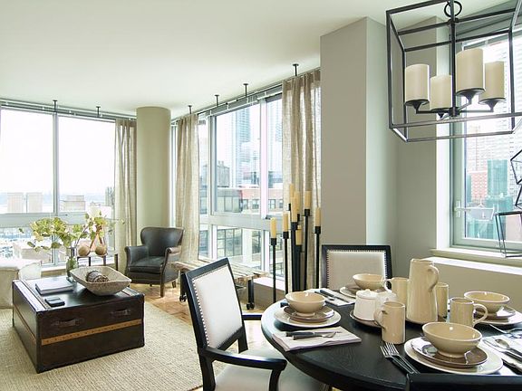 4th image of 455 W 37th St APT 1002