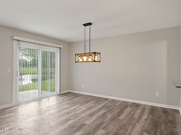 3rd image of 10065 Hidden Branch Dr E