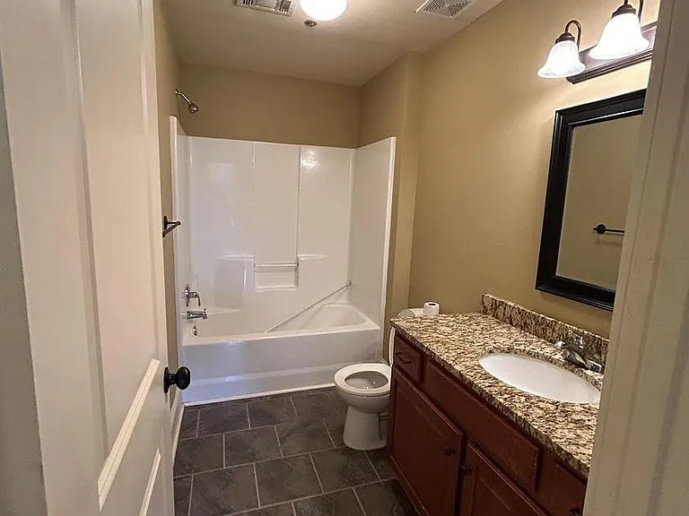 370 Cherry St — Photo 11