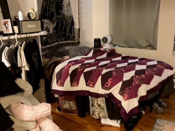 906 Pine St APT 1F, Philadelphia, PA 19107