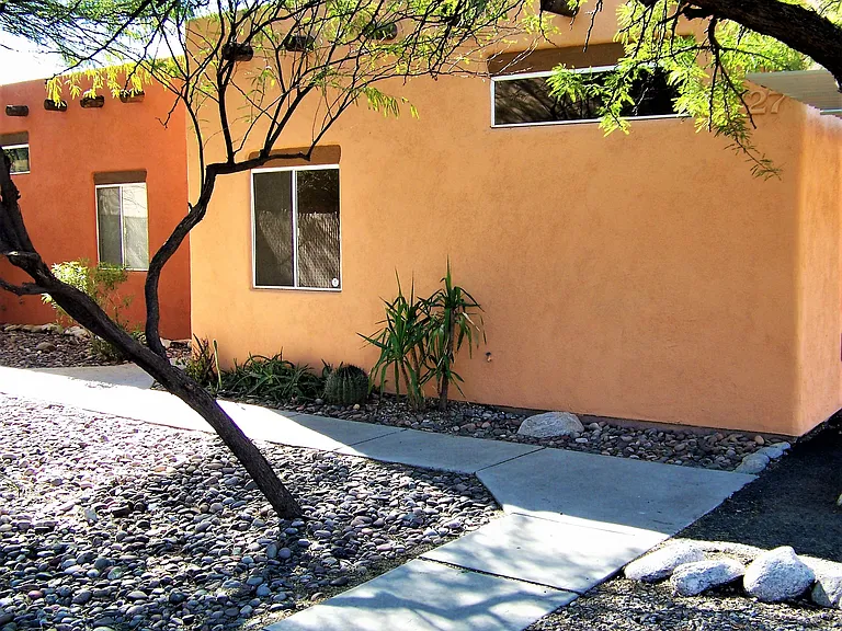 2727 N Flanwill Blvd #4 — Photo 1