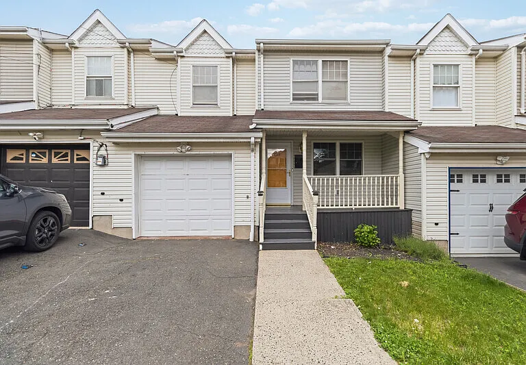 289 Muhammad Ali Ave — Photo 1