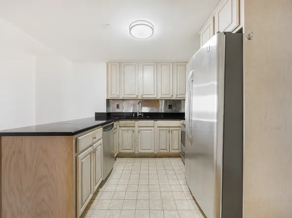 133-38 Sanford Avenue image 4 of 17