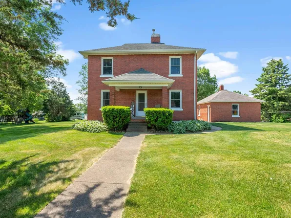926 Wisconsin St, Le Claire, IA 52753