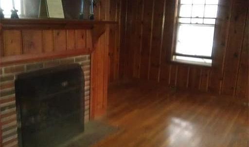 2nd image of 13 Brook St