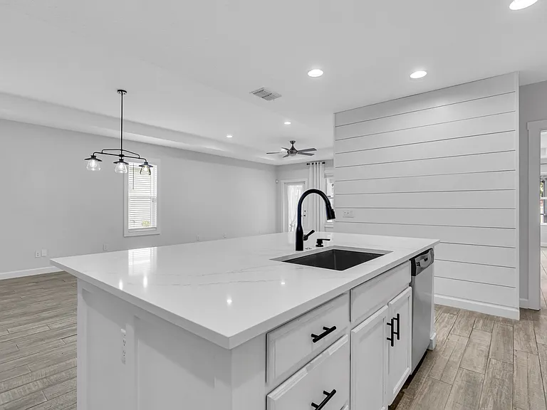 11790 Forest Park Cir — Photo 24