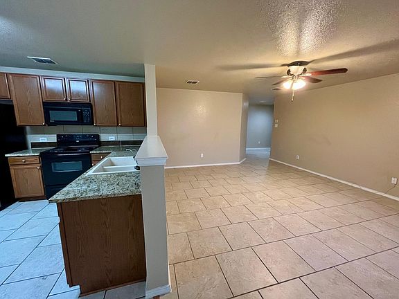 4th image of 1424 Royal Meadows Trl