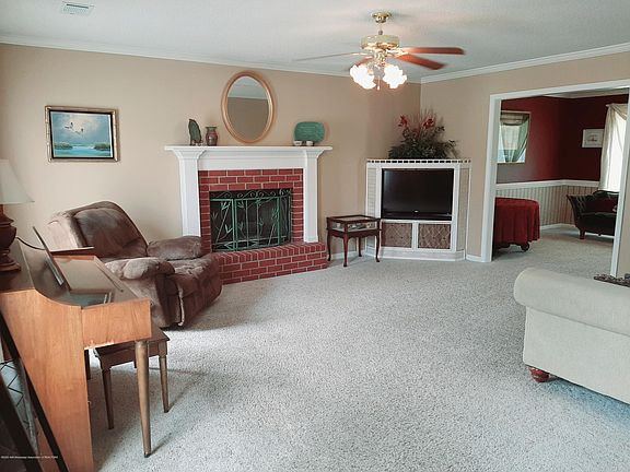 2nd image of 1964 Greencliff Dr