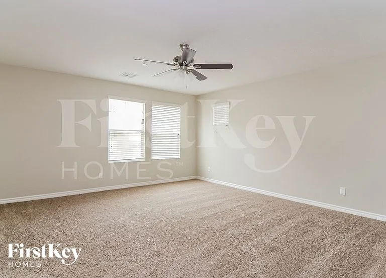 803 N Water St — Photo 12