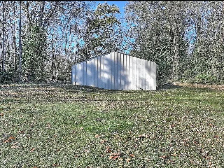 1107 Miller St — Photo 8