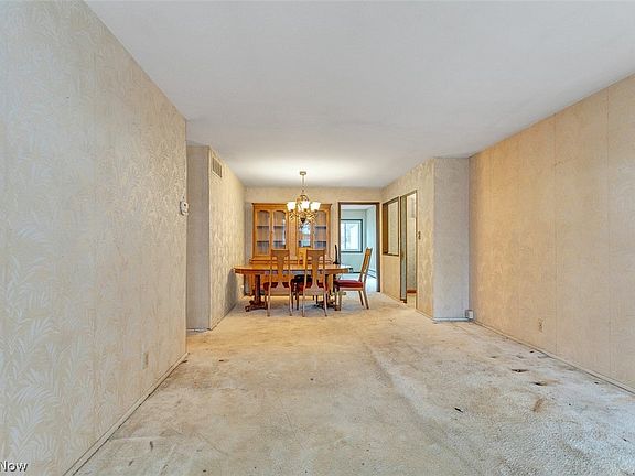 4th image of 1231 Ranchland Dr