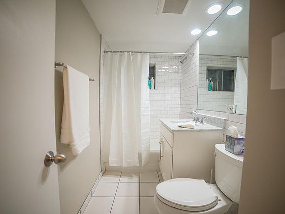 4th image of 4821 Roanoke Pkwy APT 203