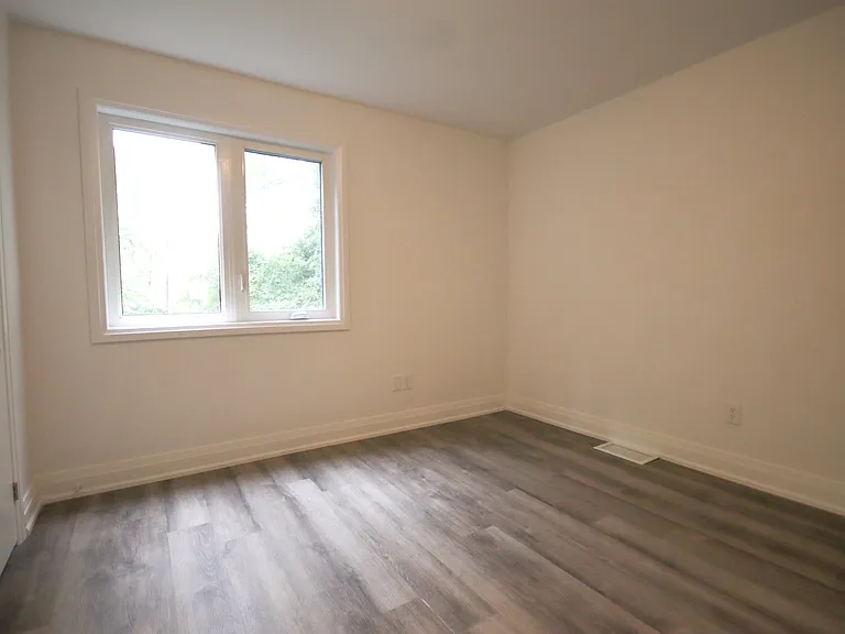 169 Lancaster St W #403 — Photo 8