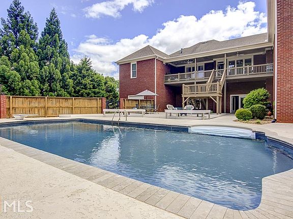 3rd image of 300 Pennlyn Pl