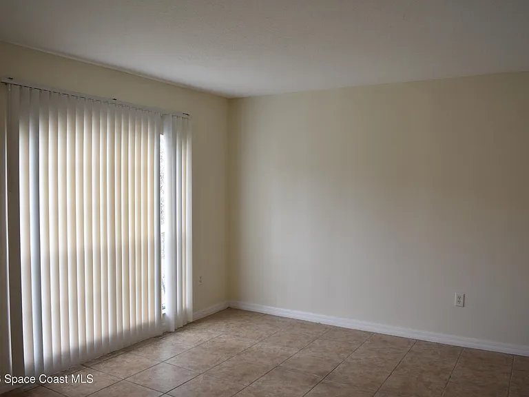334 Bordeaux Ave NE — Photo 3
