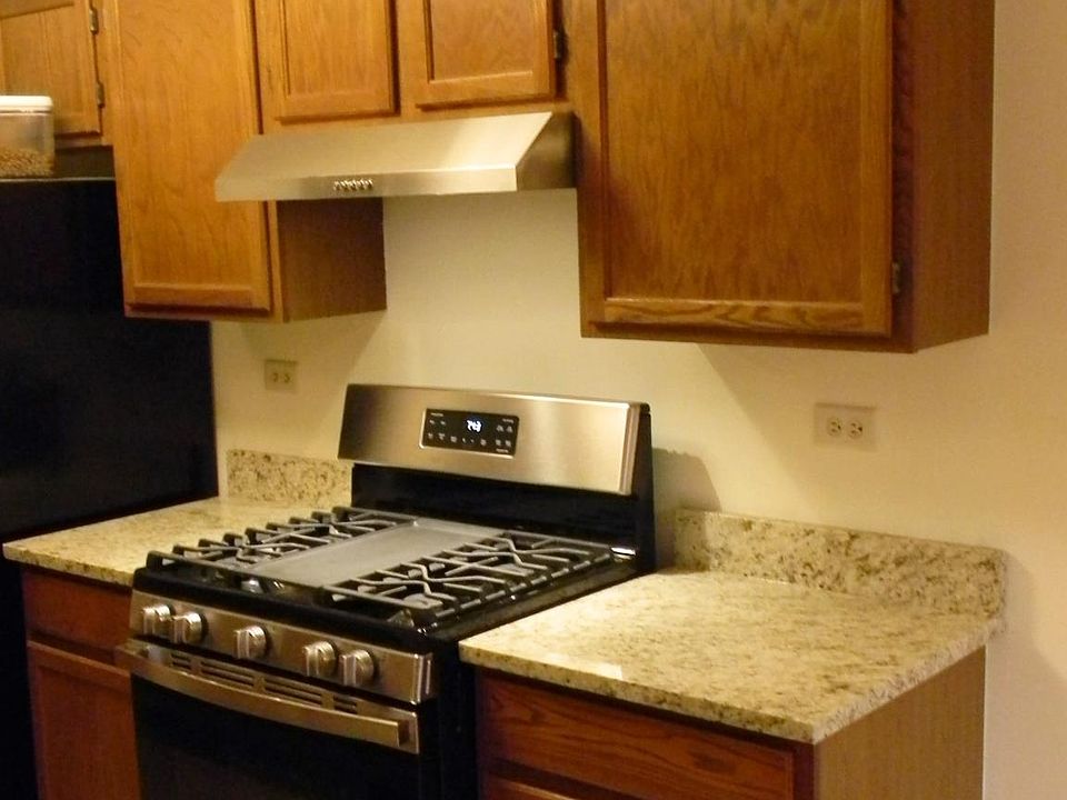 granite counter tops, ss appliances