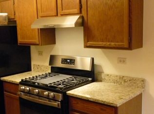 1206 Locust Dr, Dundee, IL 60118