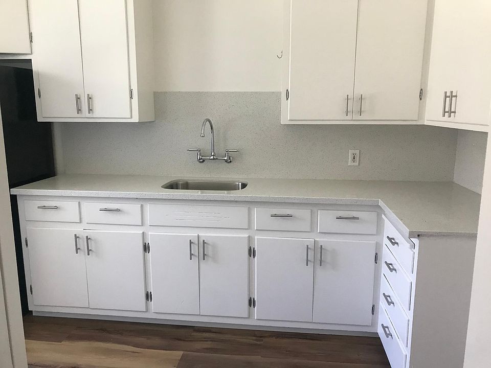 1st image of 40 Kent Pl #3