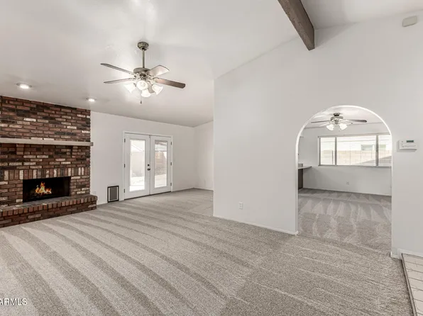 2205 E EL MORO Avenue, Mesa, AZ 85204