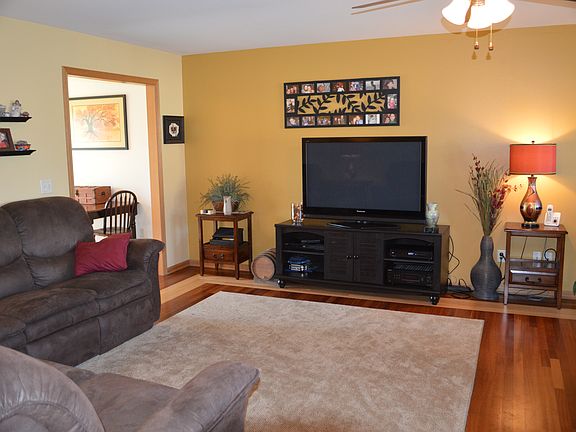 3rd image of 905 21st Street