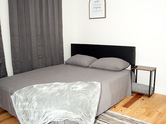 5th image of 451 Clarendon St Floor 2