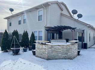 363 Aspen Ct, Carol Stream, IL 60188