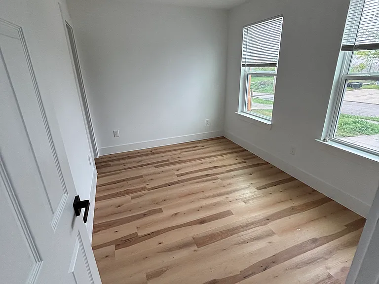 2210 Henry St #A — Photo 8