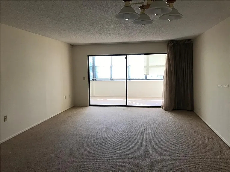 452 Palm Tree Dr #452 — Photo 7