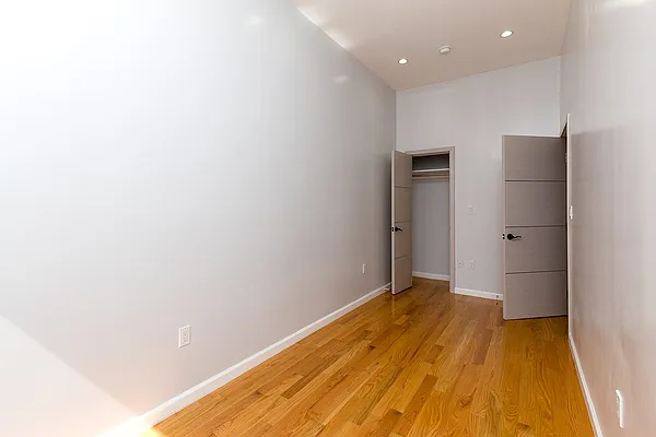 Rented by Nooklyn NYC LLC | media 9