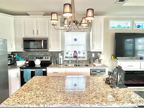 4th image of 4637 W Palm Dr